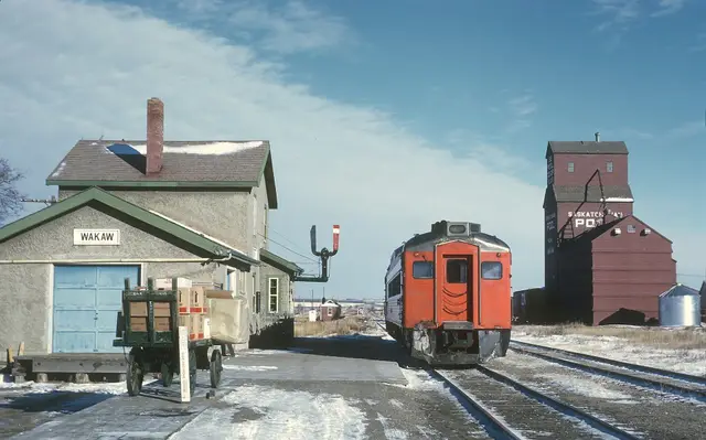 Rail diesel car at the Wakaw station